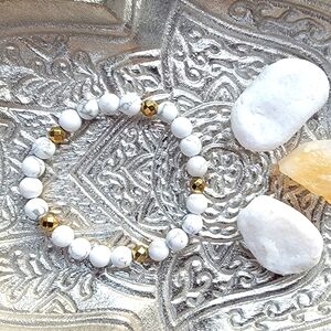 White turquoise natural gemstone bracelet